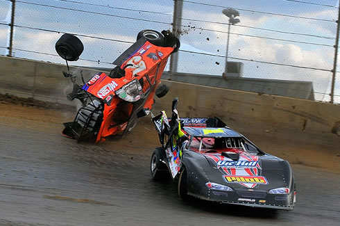 Chris_Wilson_Dirt_Track_World_Cup_2009_Dirt_Late_Model_Crash_Lawrenceburg_Speedway_RaceNewsNetwork_com6.jpg